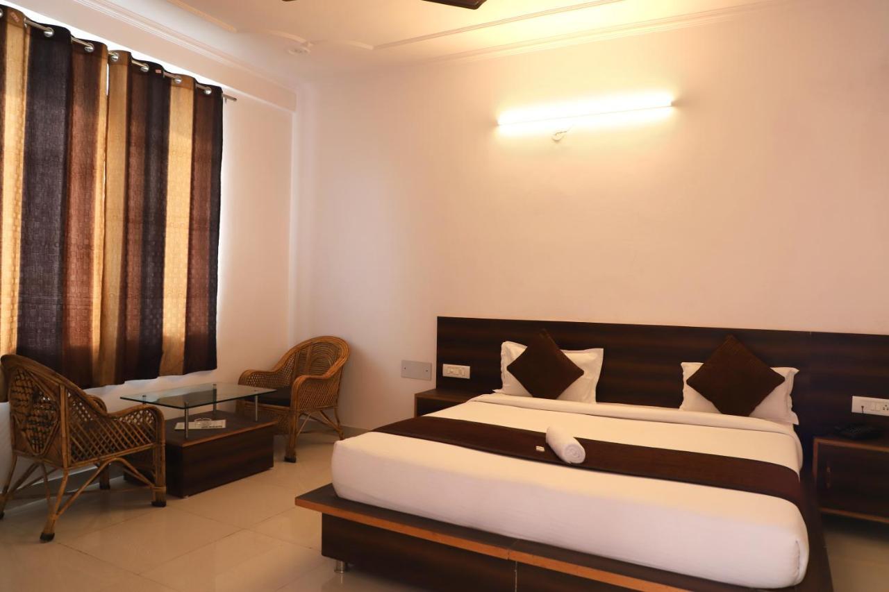 Orchid Hostel Rishikesh Bagian luar foto