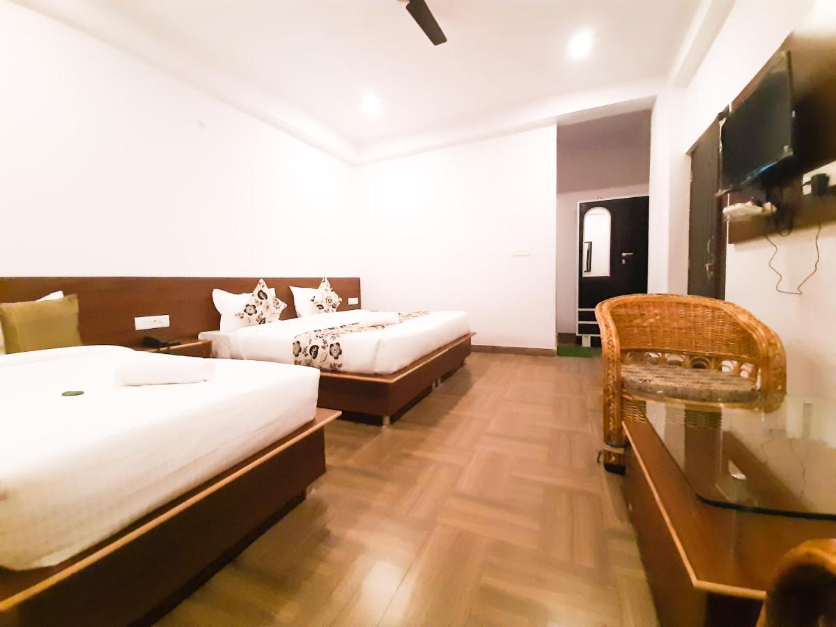 Orchid Hostel Rishikesh Bagian luar foto